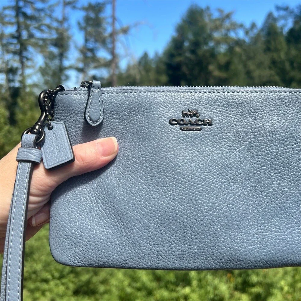 COACH Baby Blue Small Pebble Leather Wristlet Wallet Gunmetal Hardware AUTHENTC